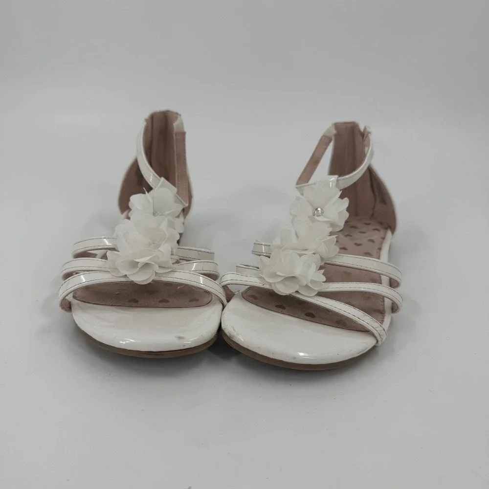 SO Gladiator Sandals Girl US 5M White Kenzie Flower Detail Memory Foam Back Zip